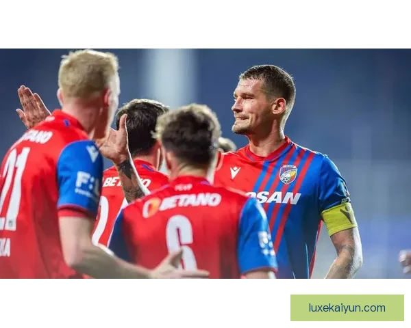 弗赖堡高压逼抢战术再显威力，逆转取胜状态回暖值得关注