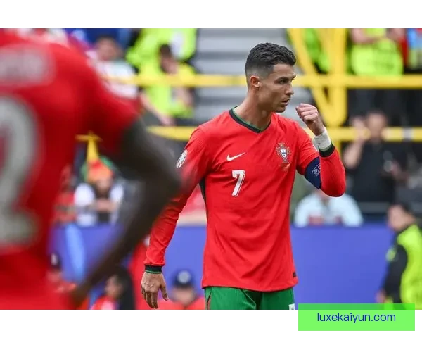 C罗标志动作引发讨论，球迷对其持续影响力表示关注