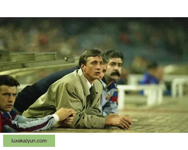 戴维斯在拜仁持续保持稳定表现，助力球队争夺冠军。